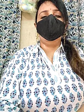 cute-tanvi online show from October 16, 1:17 am