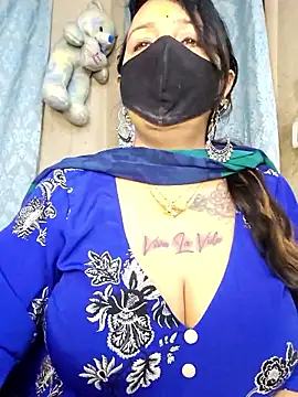 cute-tanvi online show from February 26, 1:15 am