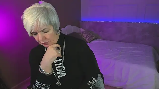 CarmenSoft online show from October 20, 9:04 pm