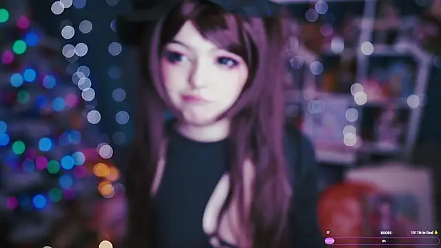 Snapshot of MadnessAlison chatting on December 3, 3:21 pm MadnessAlison online show from December 3, 3:21 pm