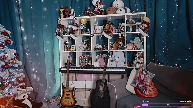 Snapshot of MadnessAlison chatting on December 16, 3:06 pm MadnessAlison online show from December 16, 3:06 pm