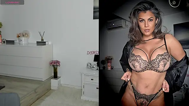 Snapshot of Domixdyva chatting on October 13, 10:37 am Domixdyva online show from October 13, 10:37 am