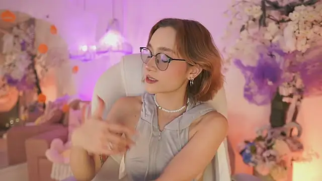 Snapshot of DalahiaRush chatting on October 24, 6:59 pm DalahiaRush online show from October 24, 6:59 pm