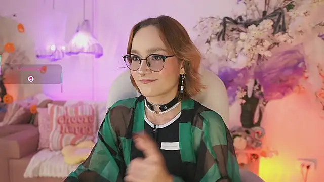 Snapshot of DalahiaRush chatting on October 29, 7:04 pm DalahiaRush online show from October 29, 7:04 pm