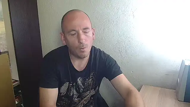 Snapshot of Johan___Barker chatting on November 8, 1:11 pm Johan Barker online show from November 8, 1:11 pm