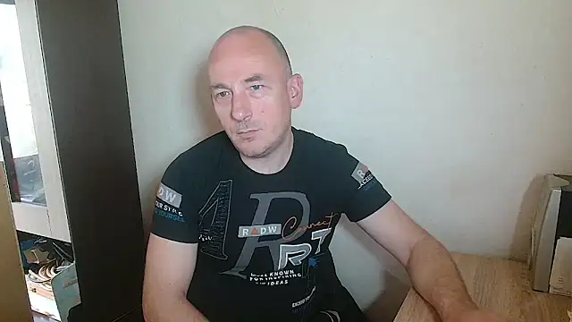 Johan   Barker online show from April 1, 11:33 am