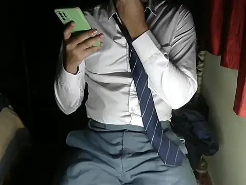 aloneboy1996 online show from January 5, 6:44 pm