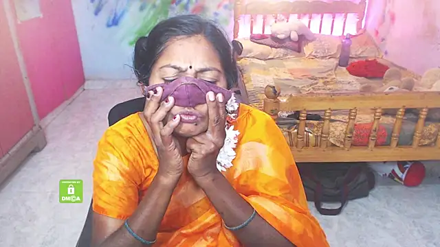 Snapshot of Novapol chatting on December 4, 12:47 pm Novapol online show from December 4, 12:47 pm