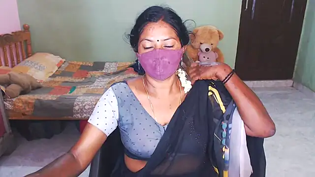 Snapshot of Novapol chatting on February 4, 1:50 pm Novapol online show from February 4, 1:50 pm