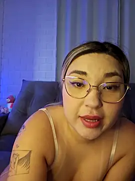 kamila hty online show from October 24, 7:10 pm