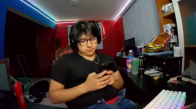 Nathanroberts111 online show from February 1, 9:00 am