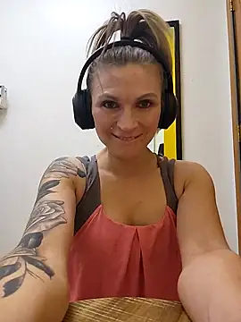 MaddisonX online show from March 19, 6:50 am