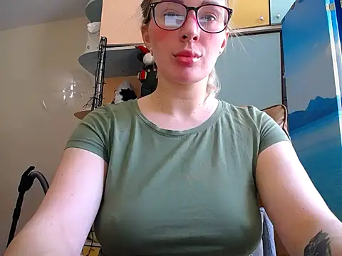 Snapshot of miaa_sunn chatting on February 1, 12:37 pm miaa sunn online show from February 1, 12:37 pm