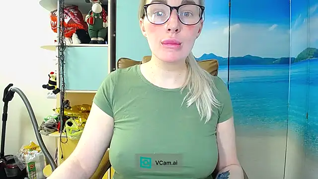 Snapshot of miaa_sunn chatting on February 8, 12:41 pm miaa sunn online show from February 8, 12:41 pm