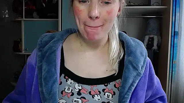 Snapshot of miaa_sunn chatting on February 17, 11:07 am miaa sunn online show from February 17, 11:07 am