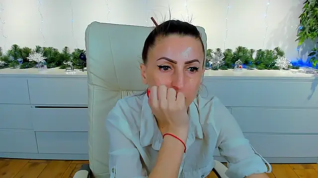 Rebecca Diamond online show from January 20, 6:31 am