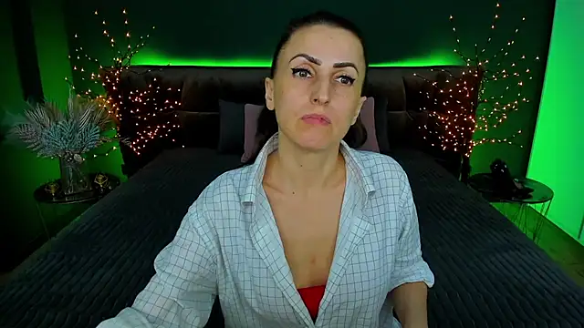 Rebecca Diamond online show from January 29, 12:45 pm