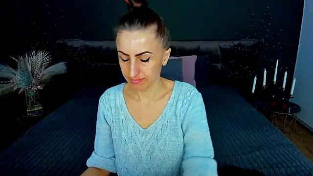 Rebecca Diamond online show from February 5, 6:40 am