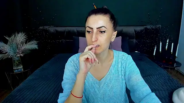 Rebecca Diamond online show from February 11, 6:18 am