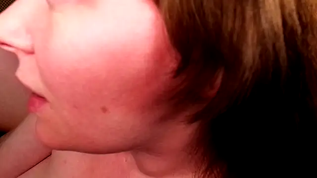 Snapshot of GamerGirlRoxyAndLee chatting on January 11, 4:27 am GamerGirlRoxyAndLee online show from January 11, 4:27 am