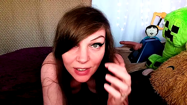 Snapshot of GamerGirlRoxyAndLee chatting on January 18, 10:06 pm GamerGirlRoxyAndLee online show from January 18, 10:06 pm