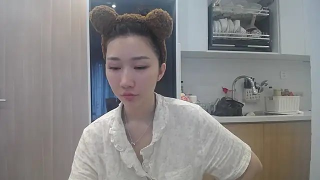 Snapshot of Asiagirll chatting on June 29, 1:56 am Asiagirll online show from June 29, 1:56 am