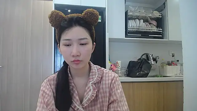Snapshot of Asiagirll chatting on July 8, 12:26 am Asiagirll online show from July 8, 12:26 am