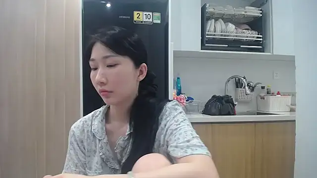 Snapshot of Asiagirll chatting on July 19, 4:33 pm Asiagirll online show from July 19, 4:33 pm