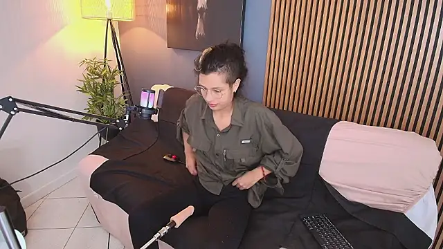 Andy  Nova online show from March 14, 4:40 am