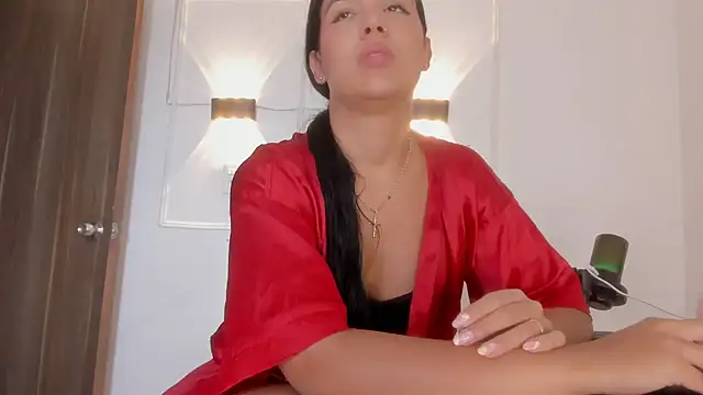Hanna Risso online show from May 22, 6:02 pm