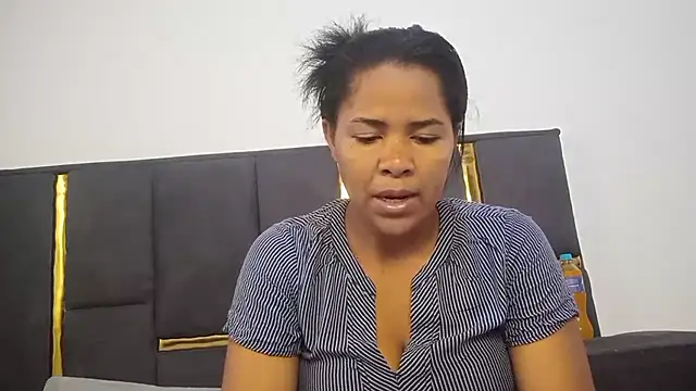 Snapshot of aleixane chatting on February 1, 6:45 am aleixane online show from February 1, 6:45 am