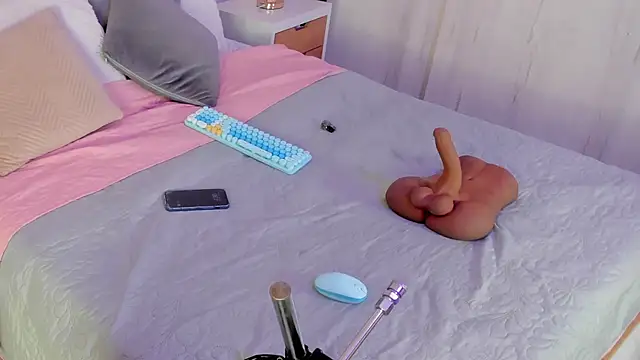 Snapshot of elena_mature chatting on October 18, 6:30 pm elena mature online show from October 18, 6:30 pm