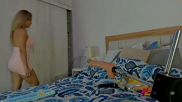 Snapshot of elena_mature chatting on November 4, 7:13 pm elena mature online show from November 4, 7:13 pm