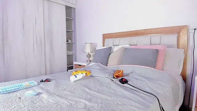 Snapshot of elena_mature chatting on November 15, 7:21 pm elena mature online show from November 15, 7:21 pm