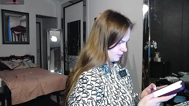 CindyJonson online show from December 17, 6:19 am