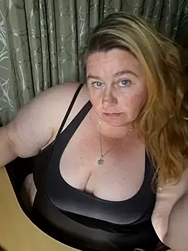 Snapshot of Iceprincess2bad4u chatting on October 15, 6:41 pm Iceprincess2bad4u online show from October 15, 6:41 pm