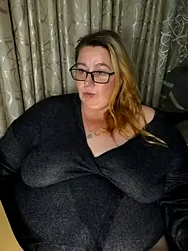 Snapshot of Iceprincess2bad4u chatting on November 22, 7:02 pm Iceprincess2bad4u online show from November 22, 7:02 pm