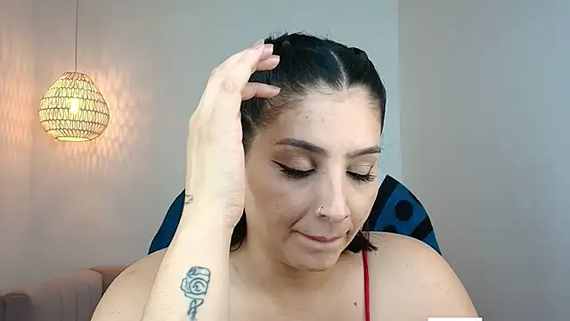 Snapshot of YummyAnna_ chatting on April 22, 7:37 pm YummyAnna online show from April 22, 7:37 pm