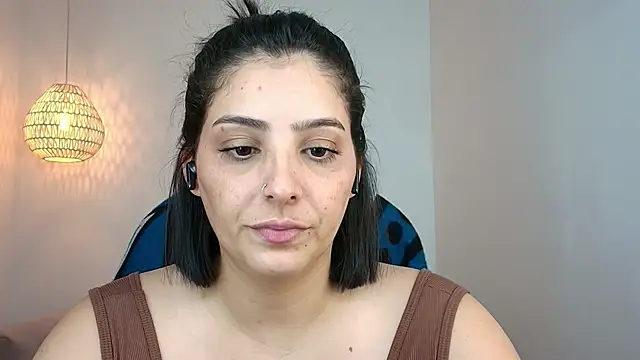 Snapshot of YummyAnna_ chatting on April 29, 8:37 pm YummyAnna online show from April 29, 8:37 pm