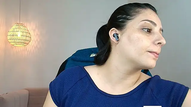 Snapshot of YummyAnna_ chatting on May 6, 7:30 pm YummyAnna online show from May 6, 7:30 pm