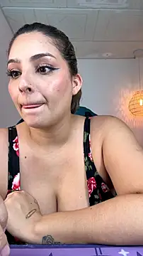 Snapshot of YummyAnna_ chatting on June 30, 8:32 pm YummyAnna online show from June 30, 8:32 pm