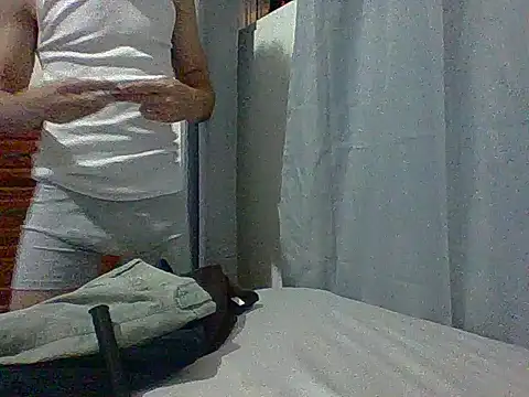 Snapshot of Rosecock69 chatting on May 3, 5:24 am Rosecock69 online show from May 3, 5:24 am