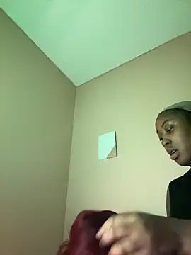 Snapshot of gypsydoll chatting on November 27, 6:37 am gypsydoll online show from November 27, 6:37 am