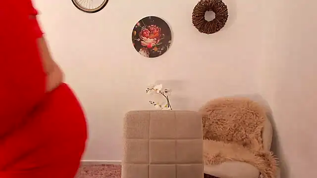 Milf-Ella online show from October 20, 8:37 am