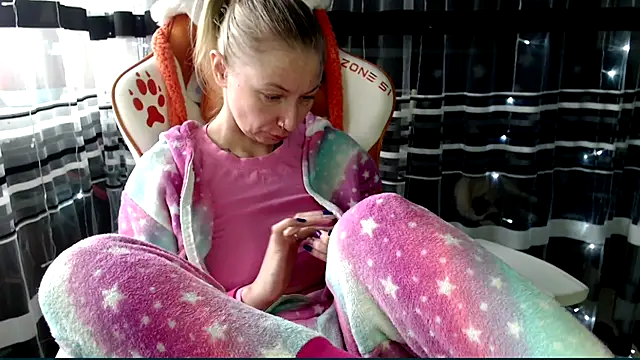 cold lollipop online show from February 19, 7:26 am