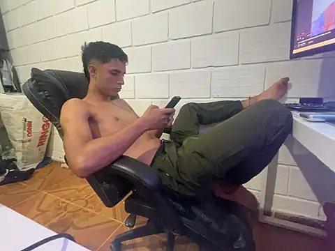 Max TheHorseDick online show from February 8, 4:16 am