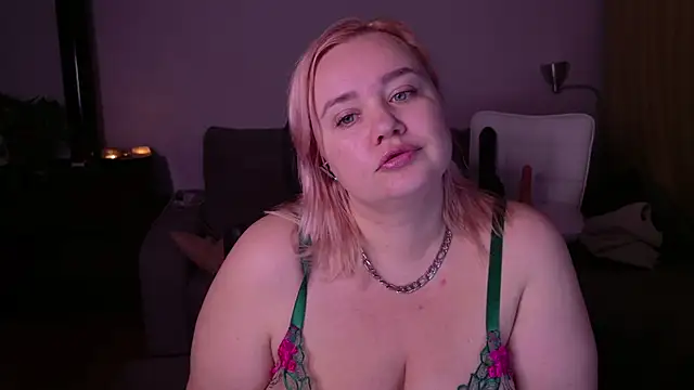 Snapshot of MargotGrey chatting on January 8, 6:31 pm MargotGrey online show from January 8, 6:31 pm