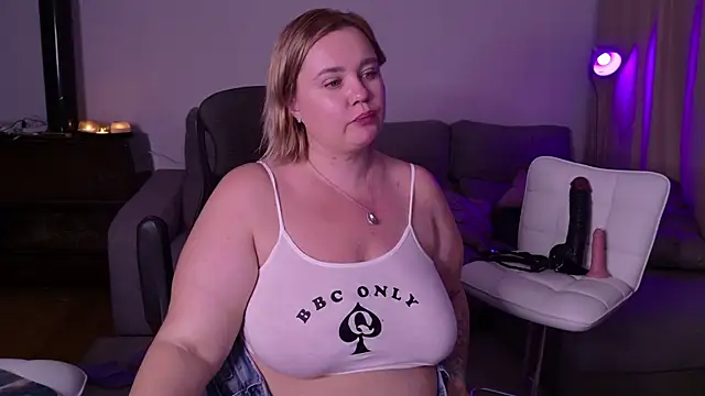 Snapshot of MargotGrey chatting on March 8, 9:51 pm MargotGrey online show from March 8, 9:51 pm