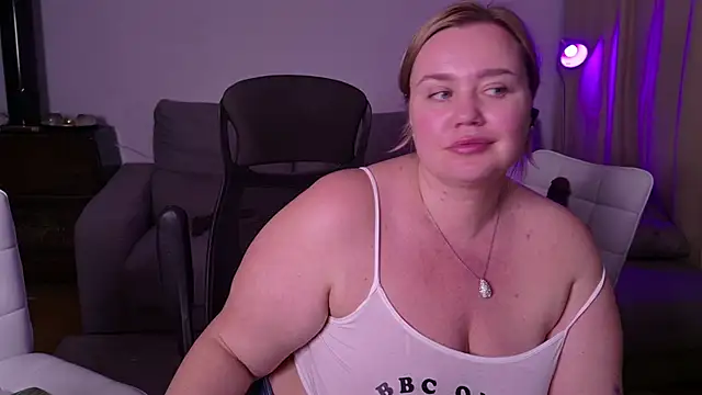 Snapshot of MargotGrey chatting on March 12, 6:55 pm MargotGrey online show from March 12, 6:55 pm