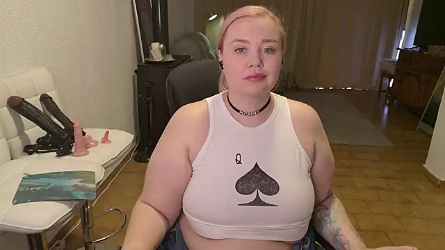 Snapshot of MargotGrey chatting on November 30, 11:36 am MargotGrey online show from November 30, 11:36 am